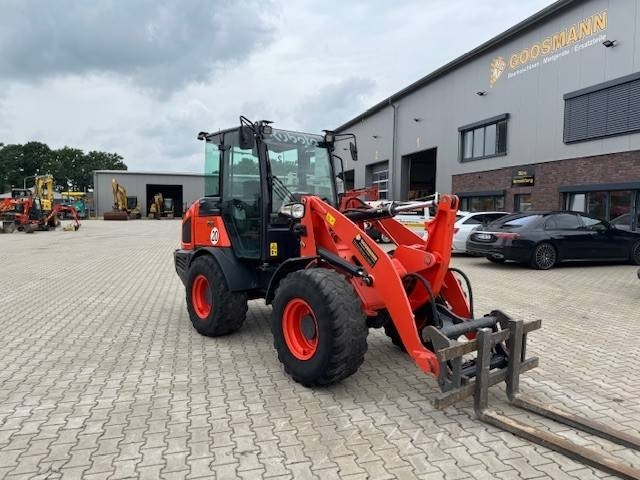 Chargeuse sur pneus KUBOTA R090