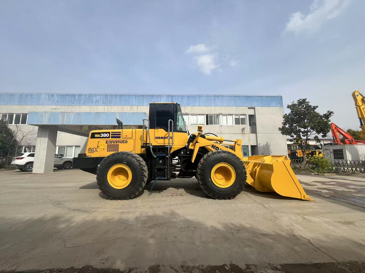 Chargeuse sur pneus Komatsu Used Komatsu WA380-3 Wheel Loader – 5 Ton, 196 HP, 3m³ Bucket, SA6D114 Engine