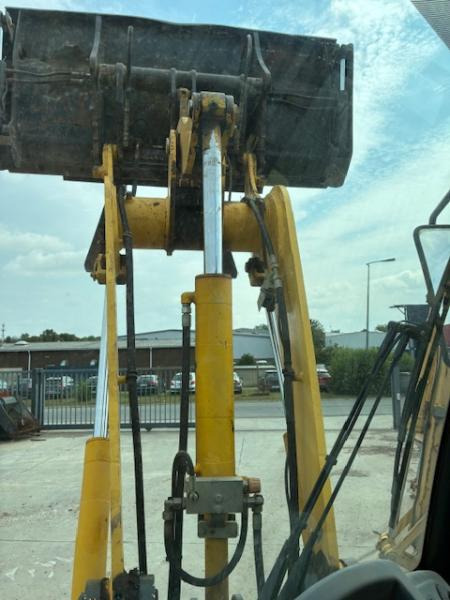 Chargeuse sur pneus Komatsu WA100M6
