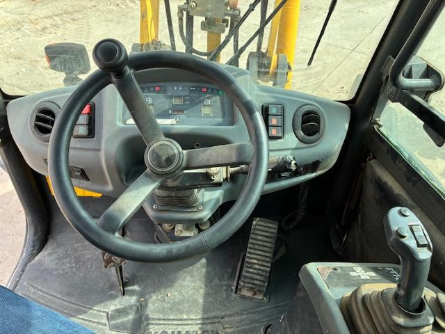 Chargeuse sur pneus Komatsu WA100M6