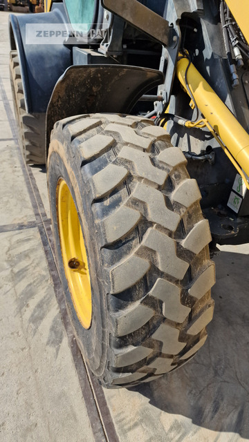 Chargeuse sur pneus Komatsu WA100M-7