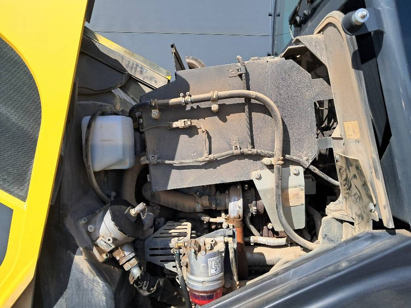 Chargeuse sur pneus Komatsu WA100M-8