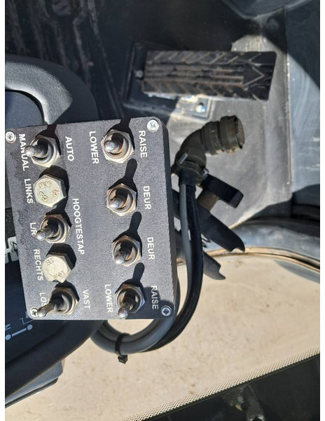 Chargeuse sur pneus Komatsu WA100M-8