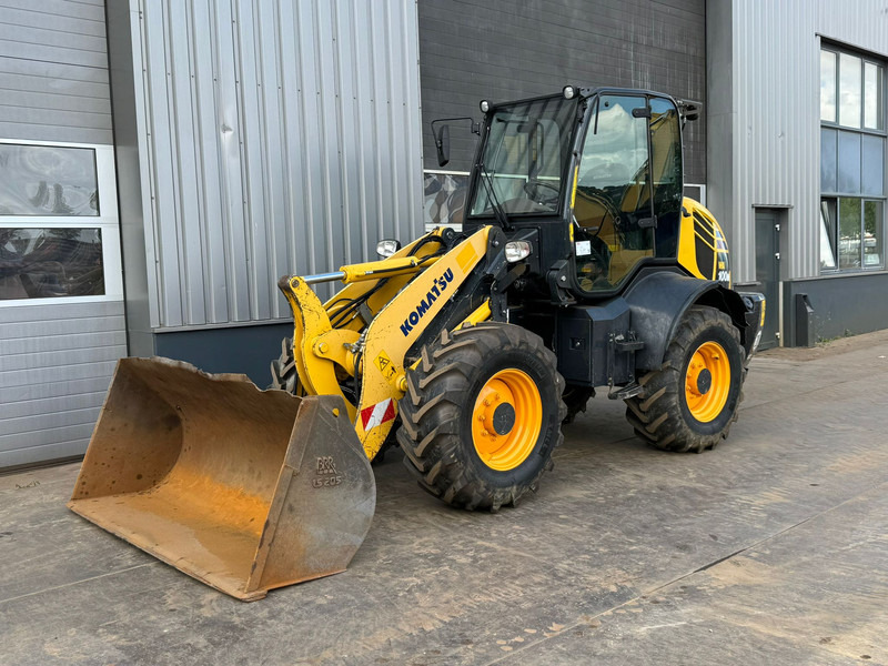 Chargeuse sur pneus Komatsu WA100M-8EO - New Tires
