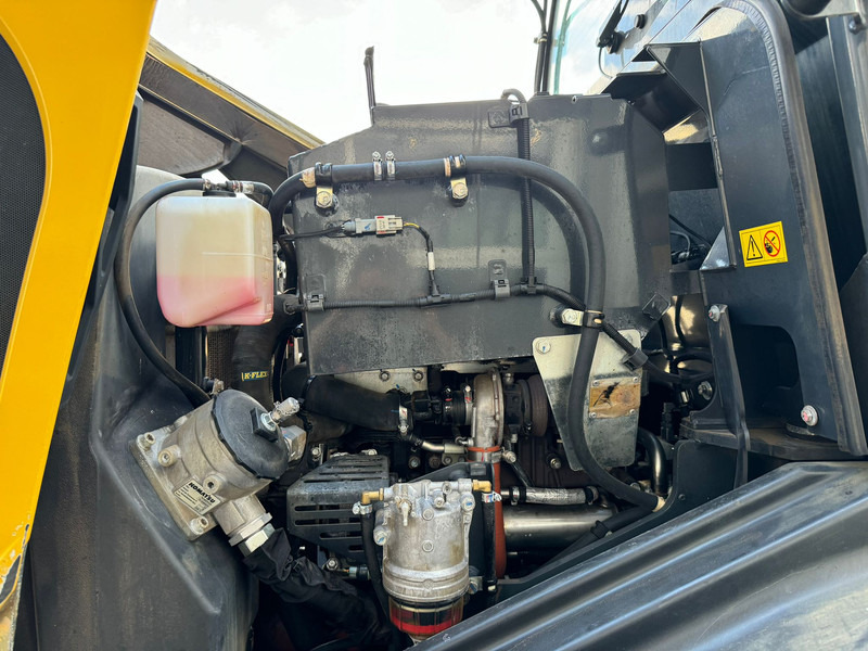 Chargeuse sur pneus Komatsu WA100M-8EO - New Tires