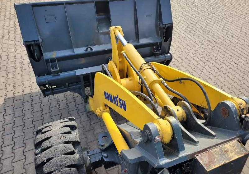 Chargeuse sur pneus Komatsu WA1 100M / SPROWADZONA Z FRANCJI/ 6 300 MTH