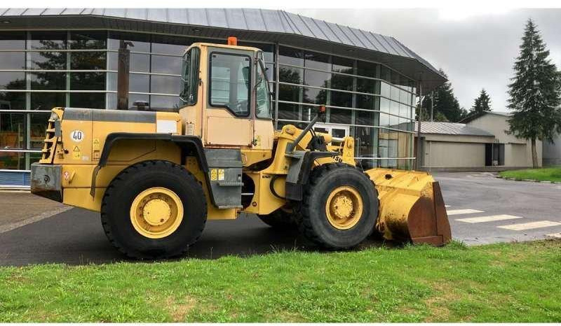 Chargeuse sur pneus Komatsu WA270-3