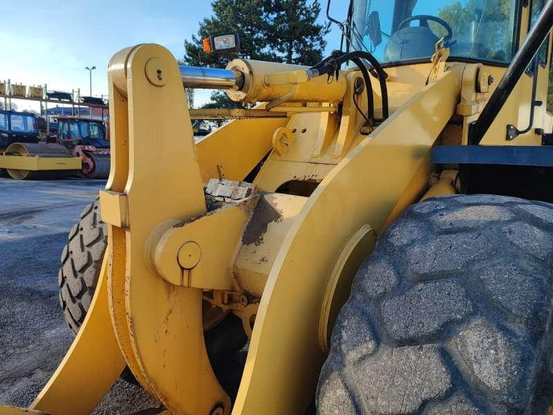 Chargeuse sur pneus Komatsu WA270-3