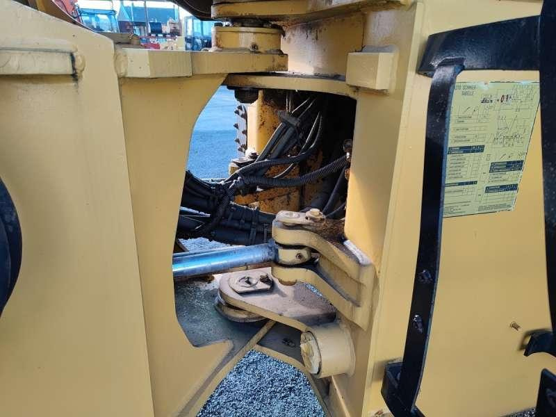 Chargeuse sur pneus Komatsu WA270-3