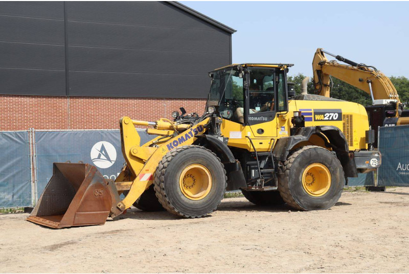 Chargeuse sur pneus Komatsu WA270-8E0