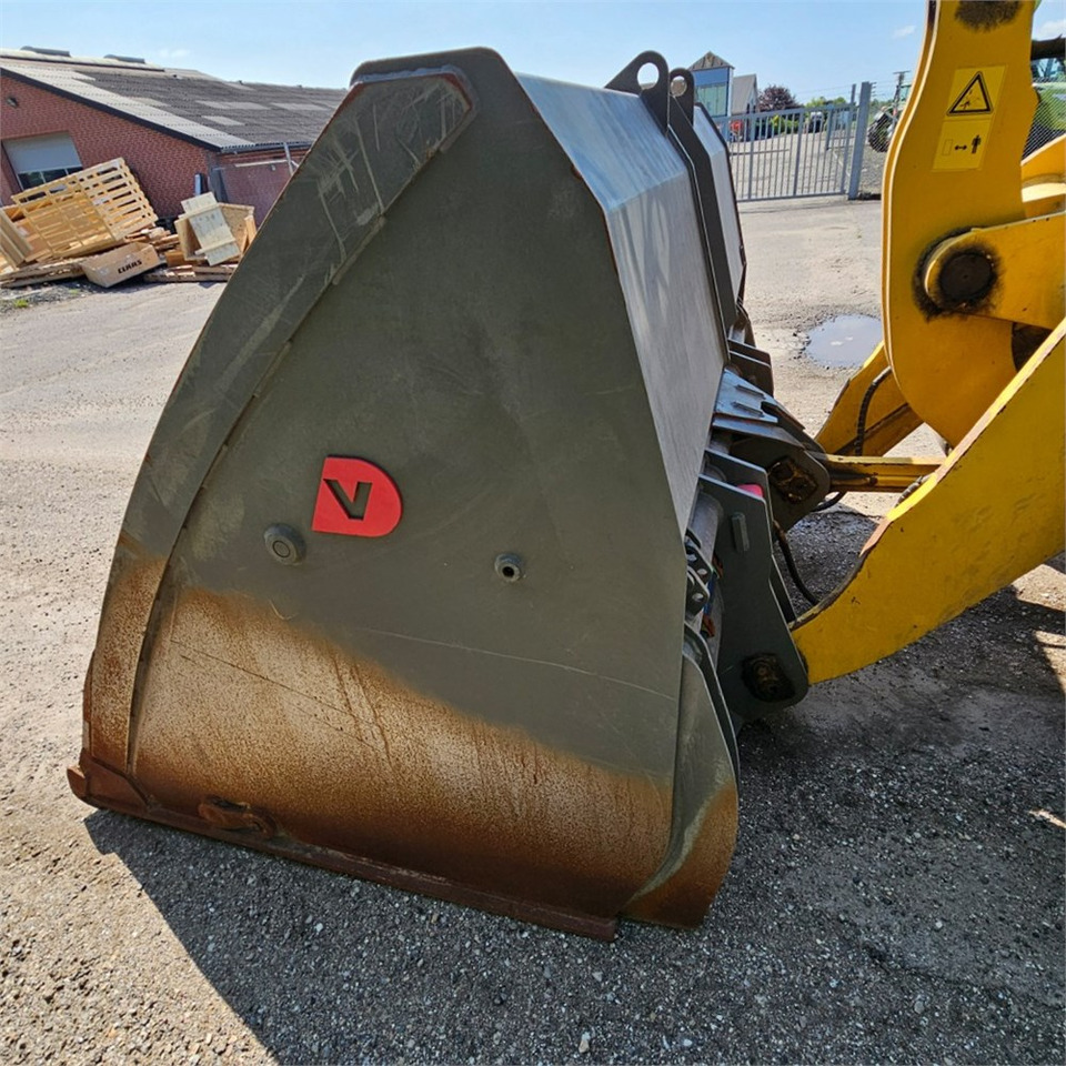 Chargeuse sur pneus Komatsu WA320-5H