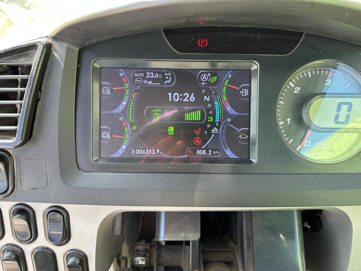 Chargeuse sur pneus Komatsu WA320-8E0