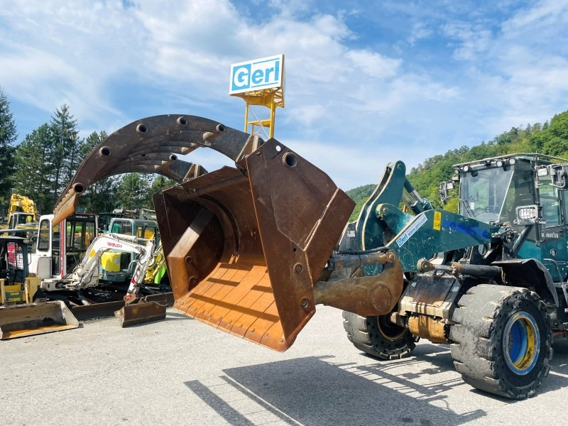 Chargeuse sur pneus Komatsu WA320-8 (3661)