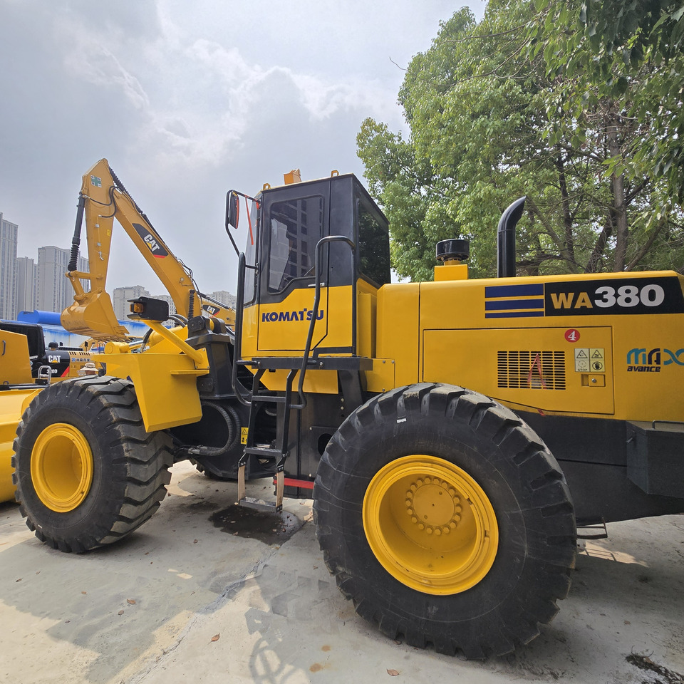 Chargeuse sur pneus Komatsu WA380