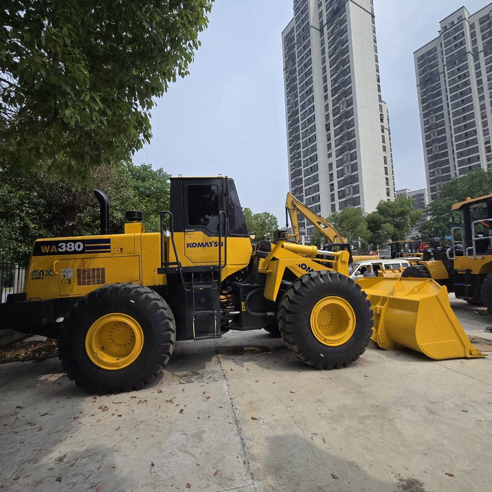 Chargeuse sur pneus Komatsu WA380