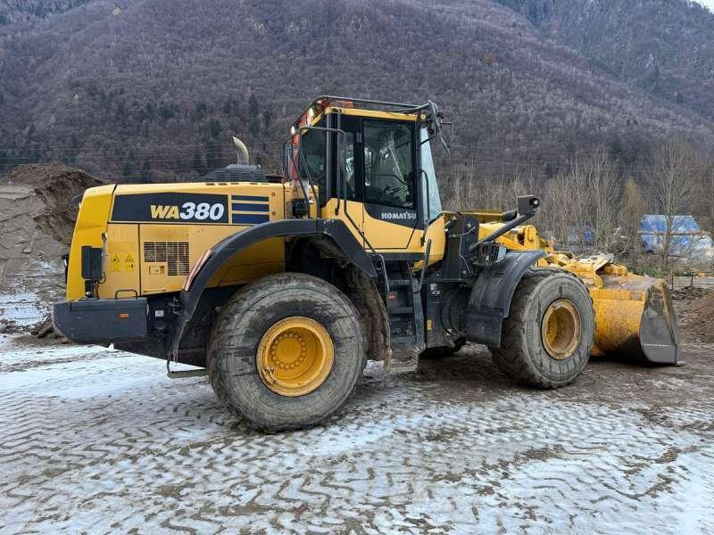 Chargeuse sur pneus Komatsu WA380-8