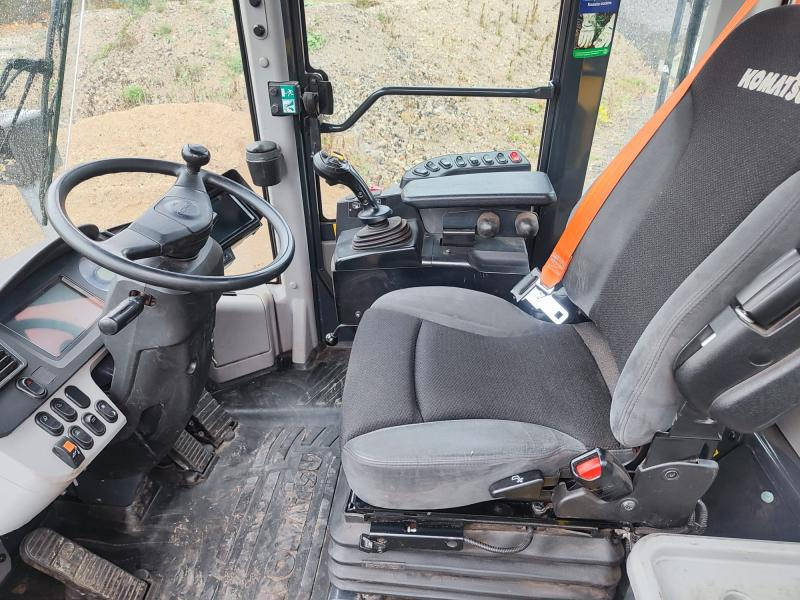 Chargeuse sur pneus Komatsu WA380-8E0