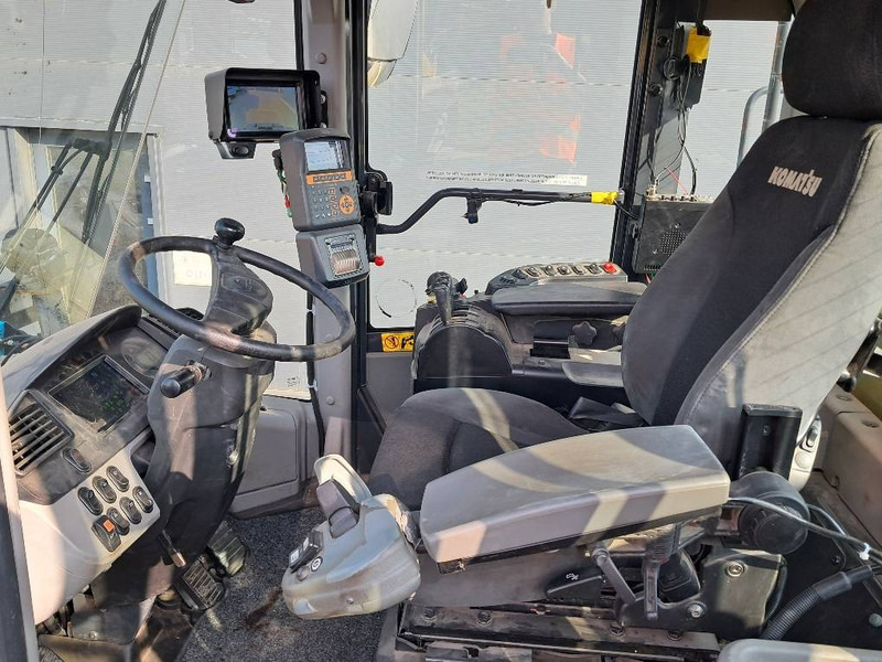 Chargeuse sur pneus Komatsu WA380-8E0