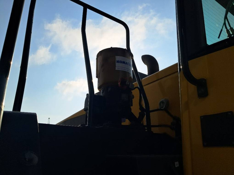 Chargeuse sur pneus Komatsu WA380-8E0