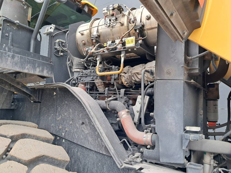 Chargeuse sur pneus Komatsu WA475-10E0