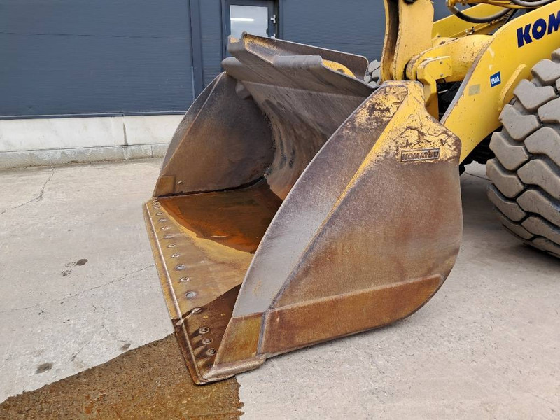 Chargeuse sur pneus Komatsu WA475-10E0