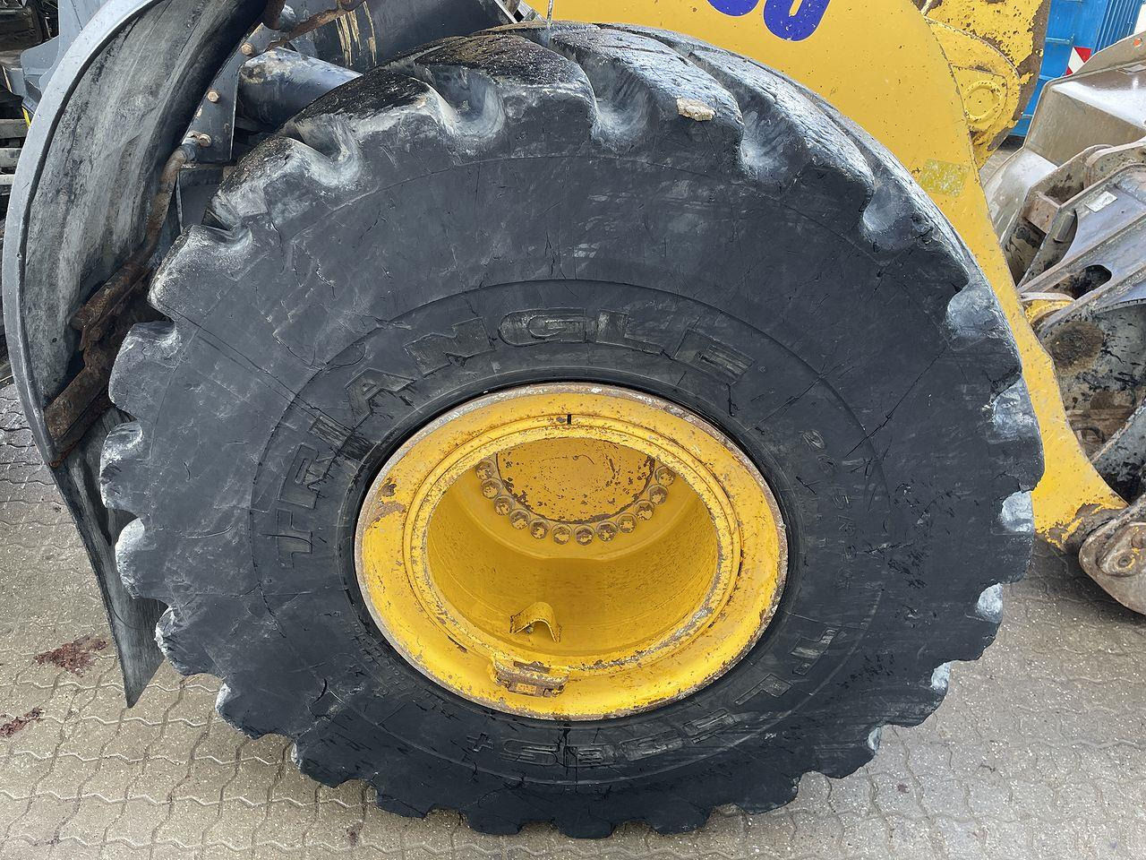 Chargeuse sur pneus Komatsu WA475-10EO