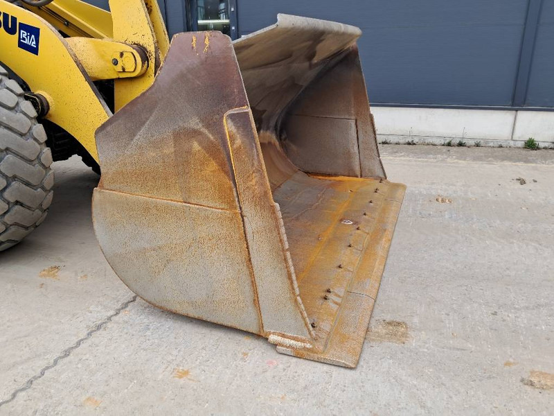 Chargeuse sur pneus Komatsu WA480-8