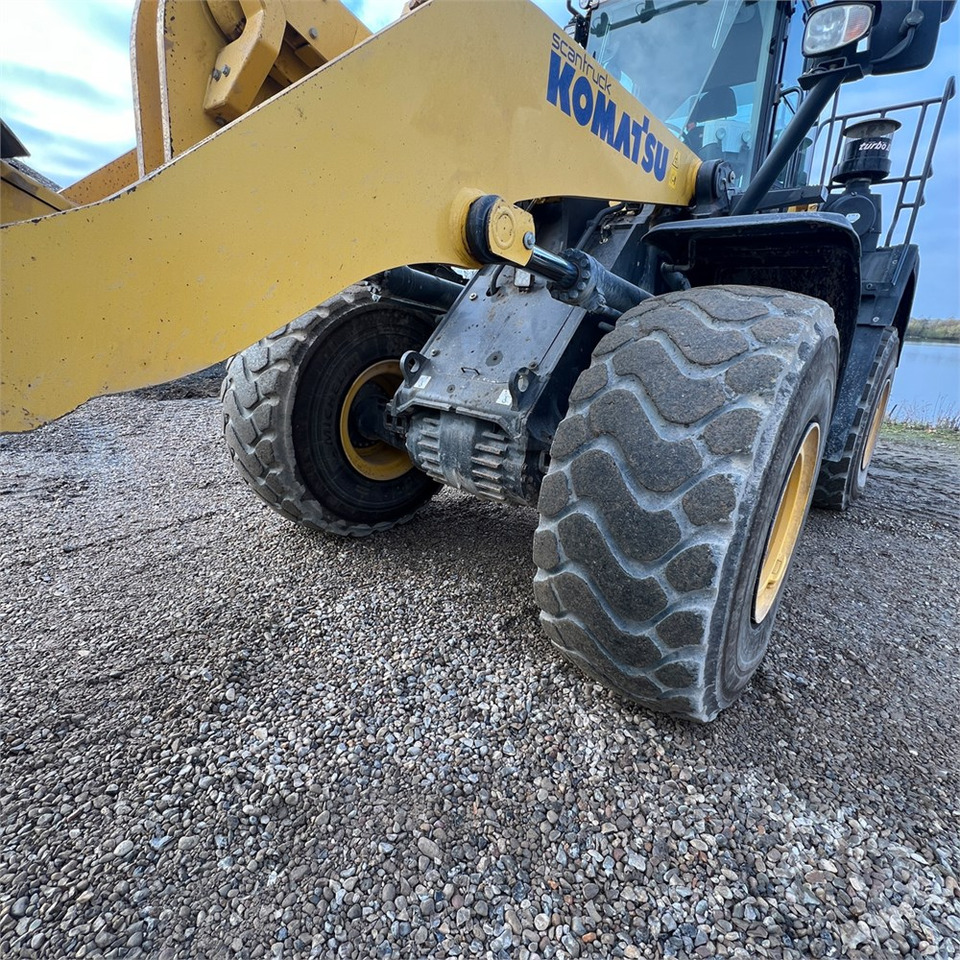 Chargeuse sur pneus Komatsu WA480-8
