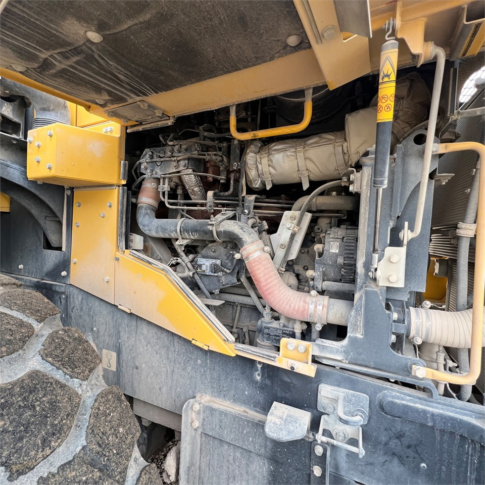 Chargeuse sur pneus Komatsu WA480-8