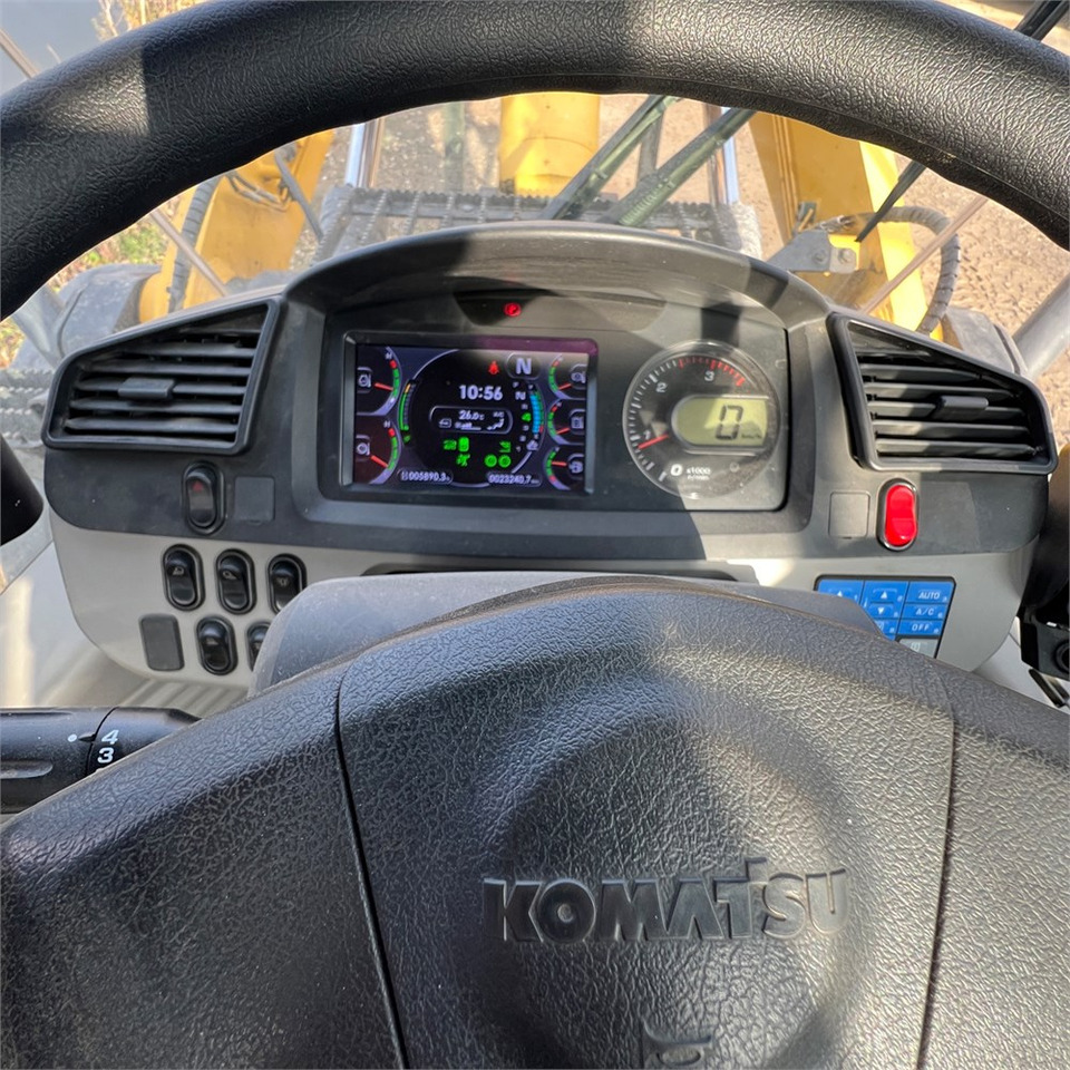 Chargeuse sur pneus Komatsu WA480-8