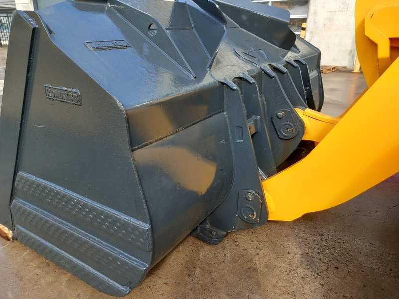 Chargeuse sur pneus Komatsu WA480-8E0