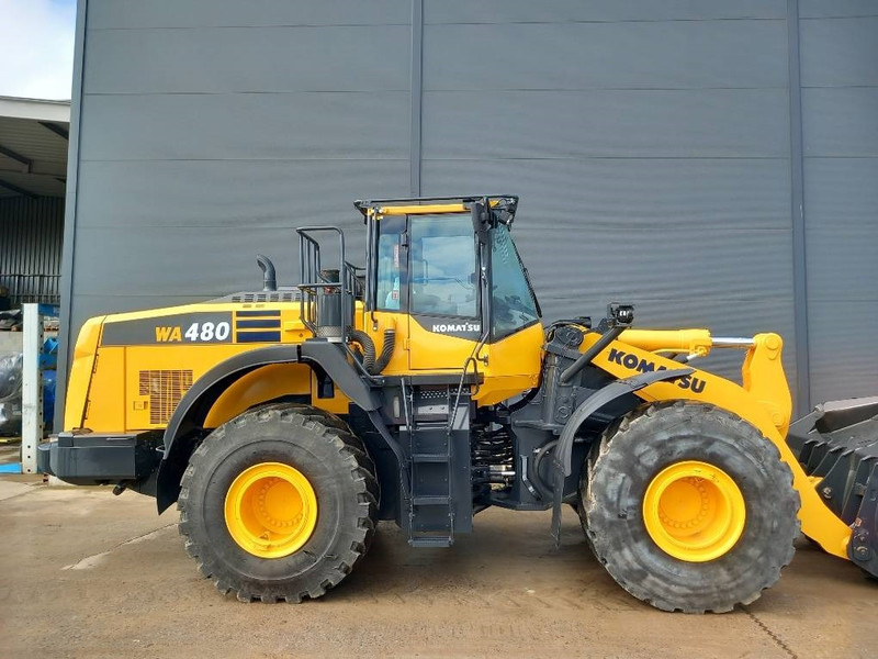 Chargeuse sur pneus Komatsu WA480-8E0