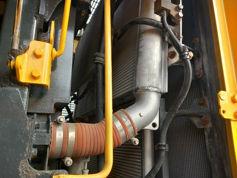 Chargeuse sur pneus Komatsu WA480-8E0