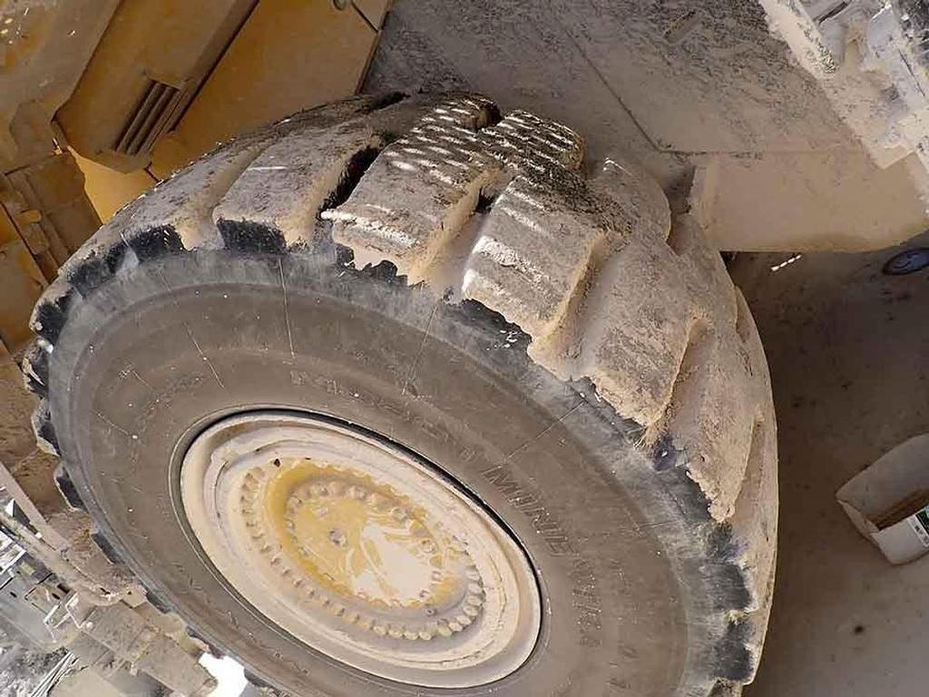 Chargeuse sur pneus Komatsu WA600-8EO