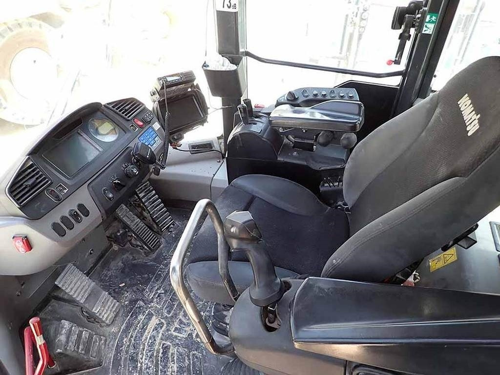 Chargeuse sur pneus Komatsu WA600-8EO