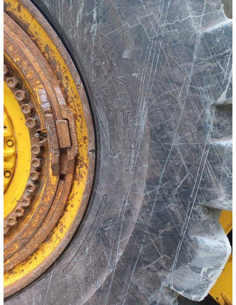 Chargeuse sur pneus Komatsu WA800-3