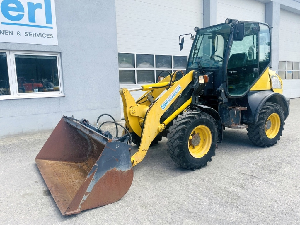 Chargeuse sur pneus Komatsu WA80-6 (3991)