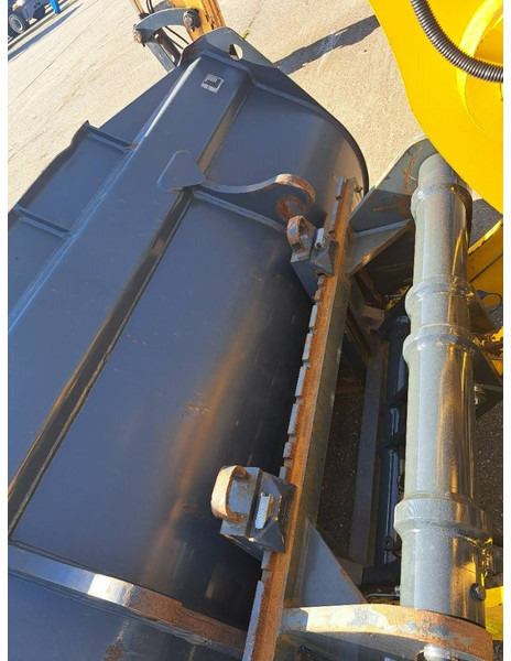 Chargeuse sur pneus Komatsu WA 100 M-8