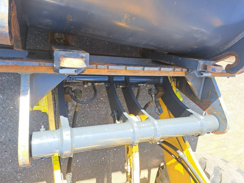 Chargeuse sur pneus Komatsu WA 100 M-8