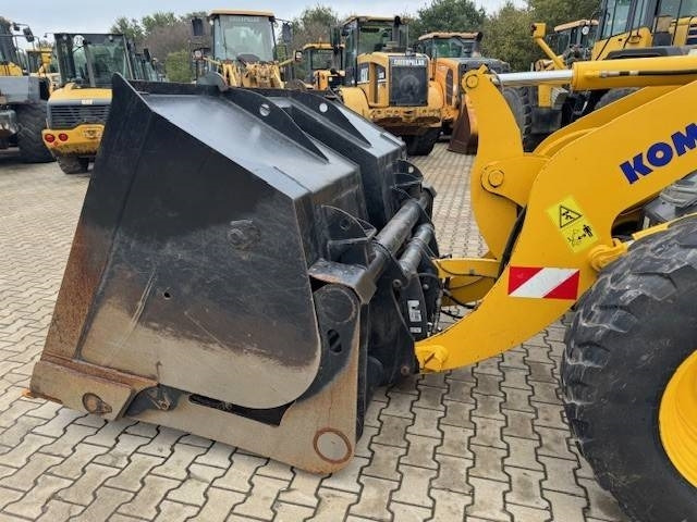 Chargeuse sur pneus Komatsu WA 100 M-8