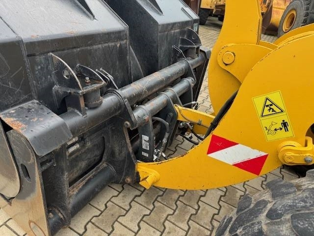 Chargeuse sur pneus Komatsu WA 100 M-8