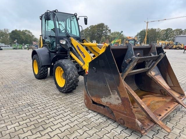 Chargeuse sur pneus Komatsu WA 100 M-8