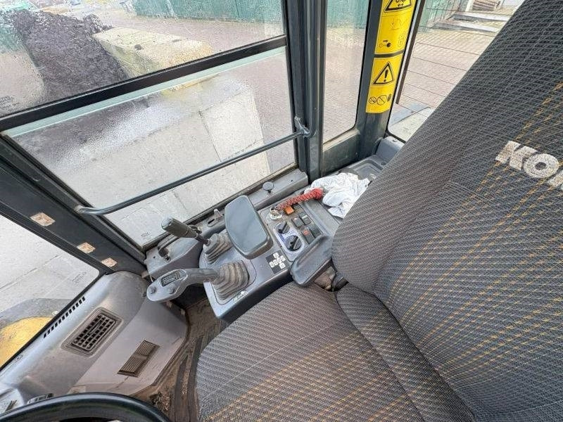 Chargeuse sur pneus Komatsu WA 200 PT-5