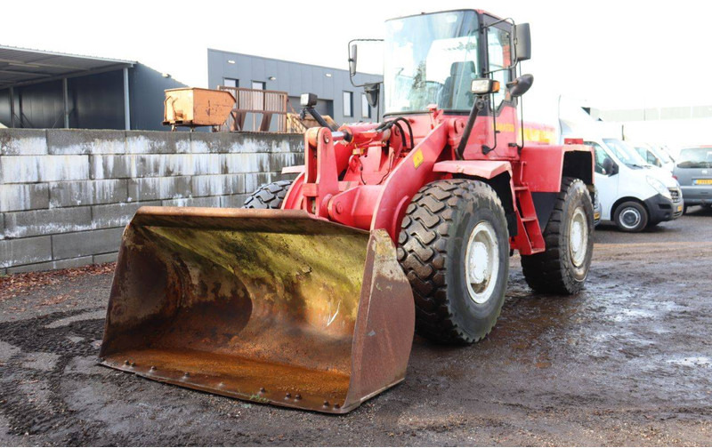 Chargeuse sur pneus Komatsu WA 270-3