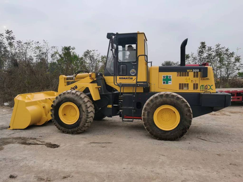 Chargeuse sur pneus Komatsu WA 320-5