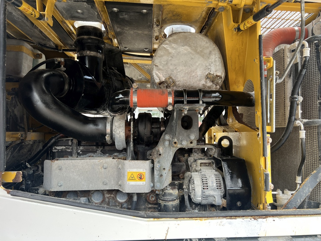 Chargeuse sur pneus Komatsu WA 320-6 (111584)