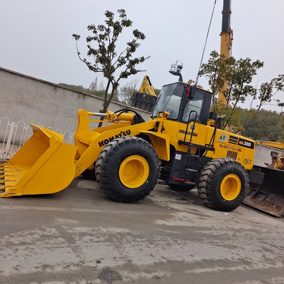 Chargeuse sur pneus Komatsu WA 380