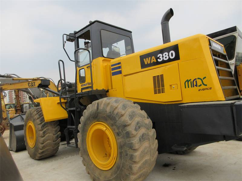 Chargeuse sur pneus Komatsu WA 380
