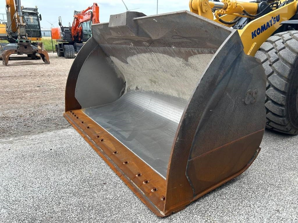 Chargeuse sur pneus Komatsu WA 475-10E0