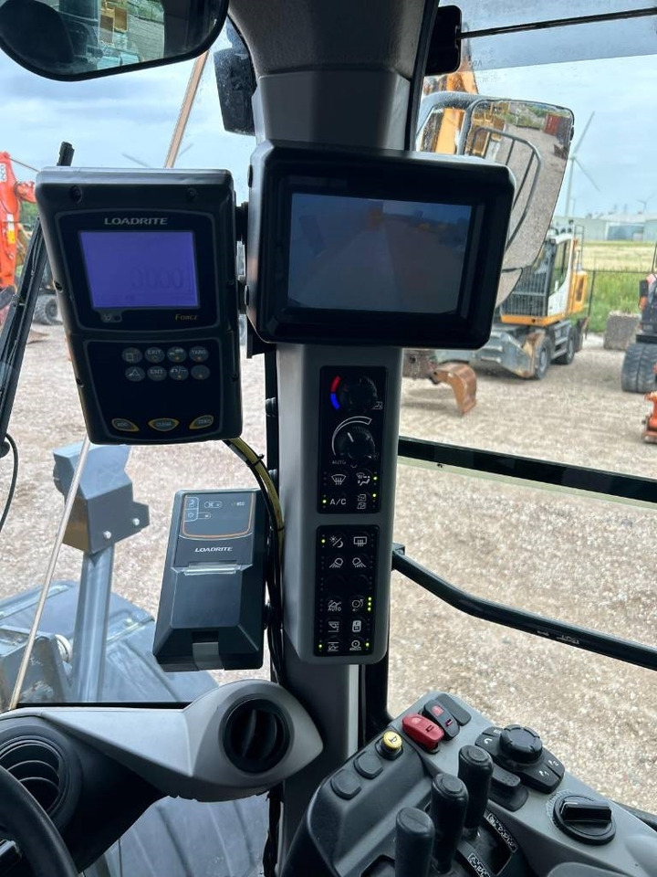 Chargeuse sur pneus Komatsu WA 475-10E0